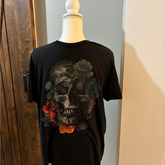 GUESS Los Angeles Skull Roses Graphic Tee Black T-Shirt Size Large Men’s - Picture 1 of 2